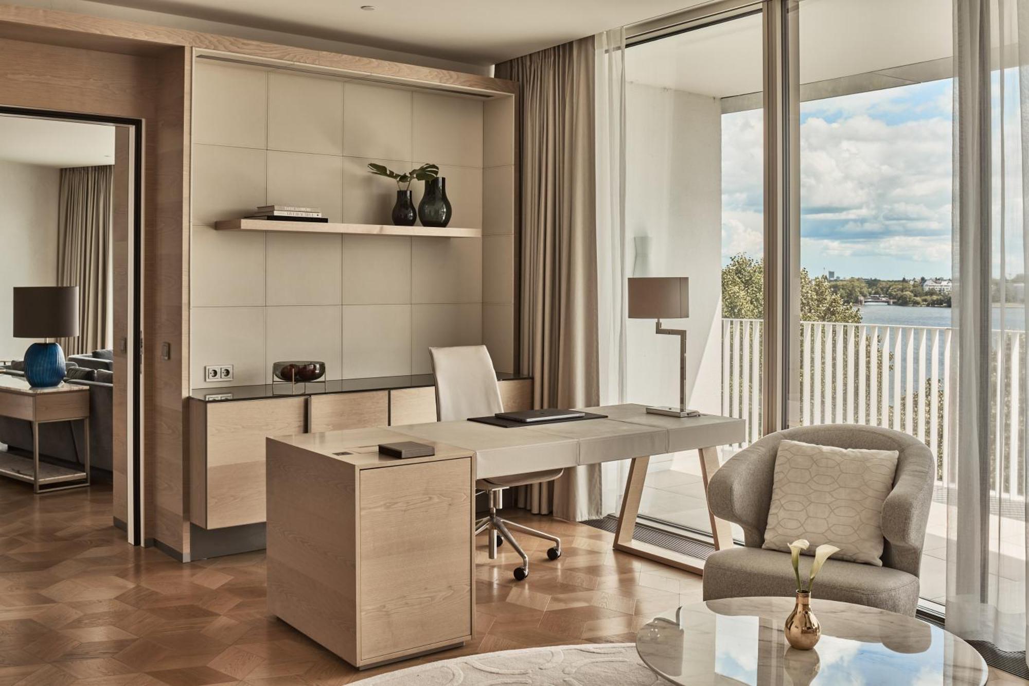 The Fontenay Хамбург Екстериор снимка Office