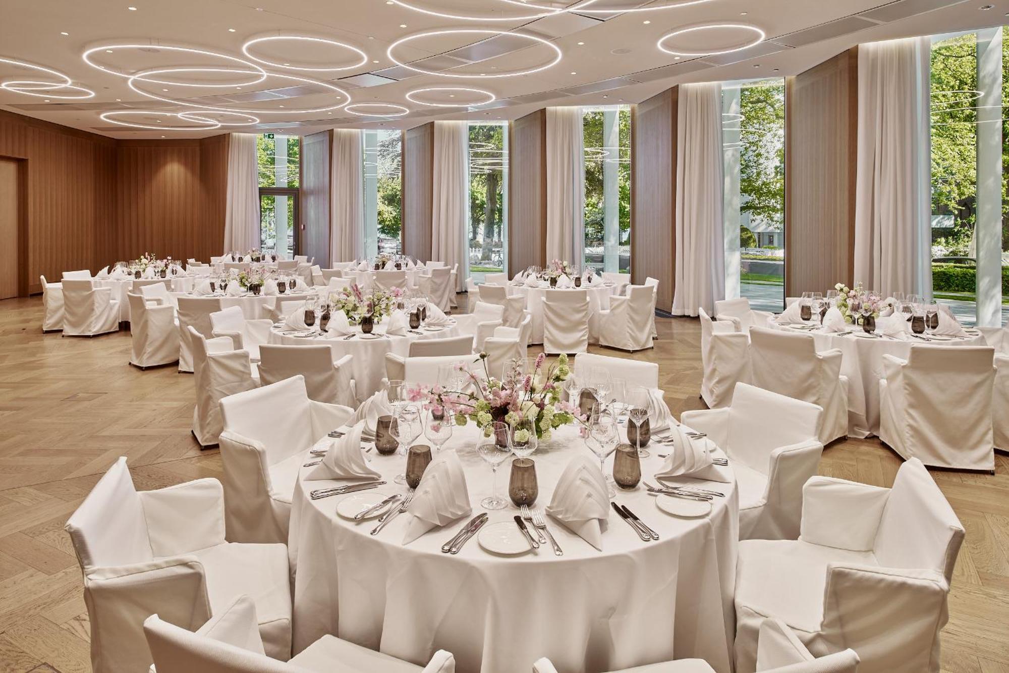 The Fontenay Хамбург Екстериор снимка The ballroom