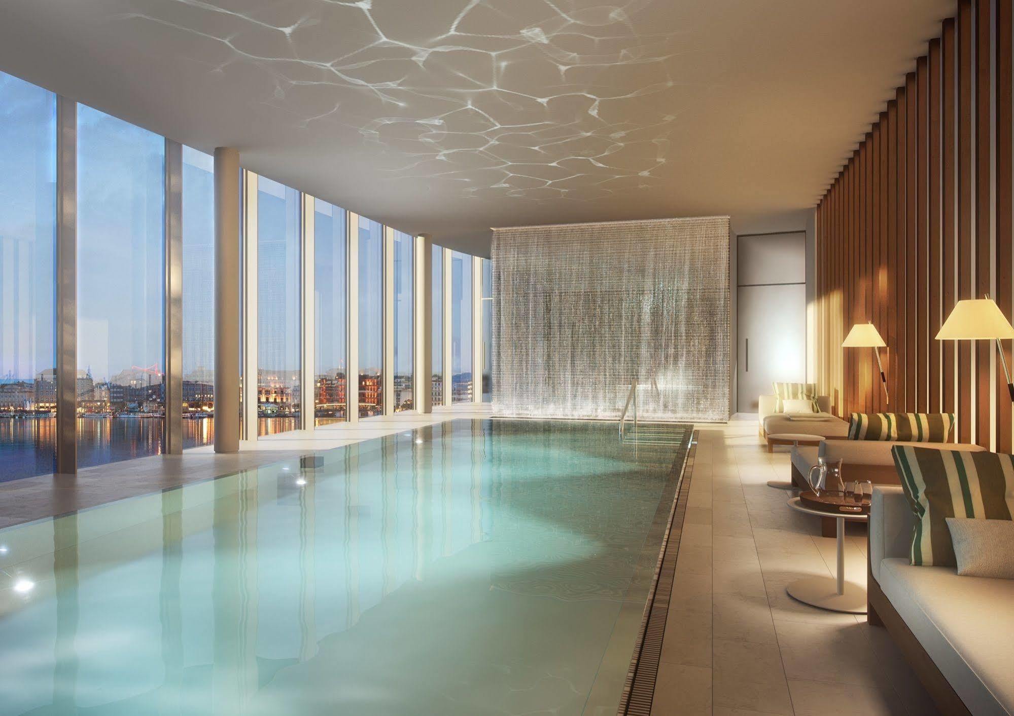 The Fontenay Хамбург Екстериор снимка The Sky Pool